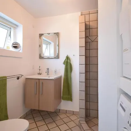 Two-bedroom Holiday In Juelsminde *